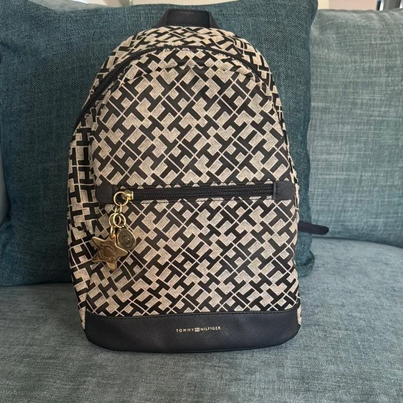 Tommy Hilfiger Black Geometric Backpack Tommy Hilfiger Backpacks for Men | Online Sale up to 25% off  main image 3